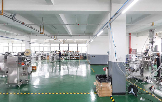 Granule packing machine for food packaging