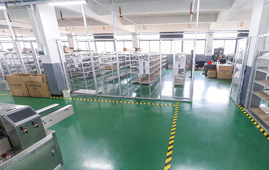 High-speed pouch packing line in action